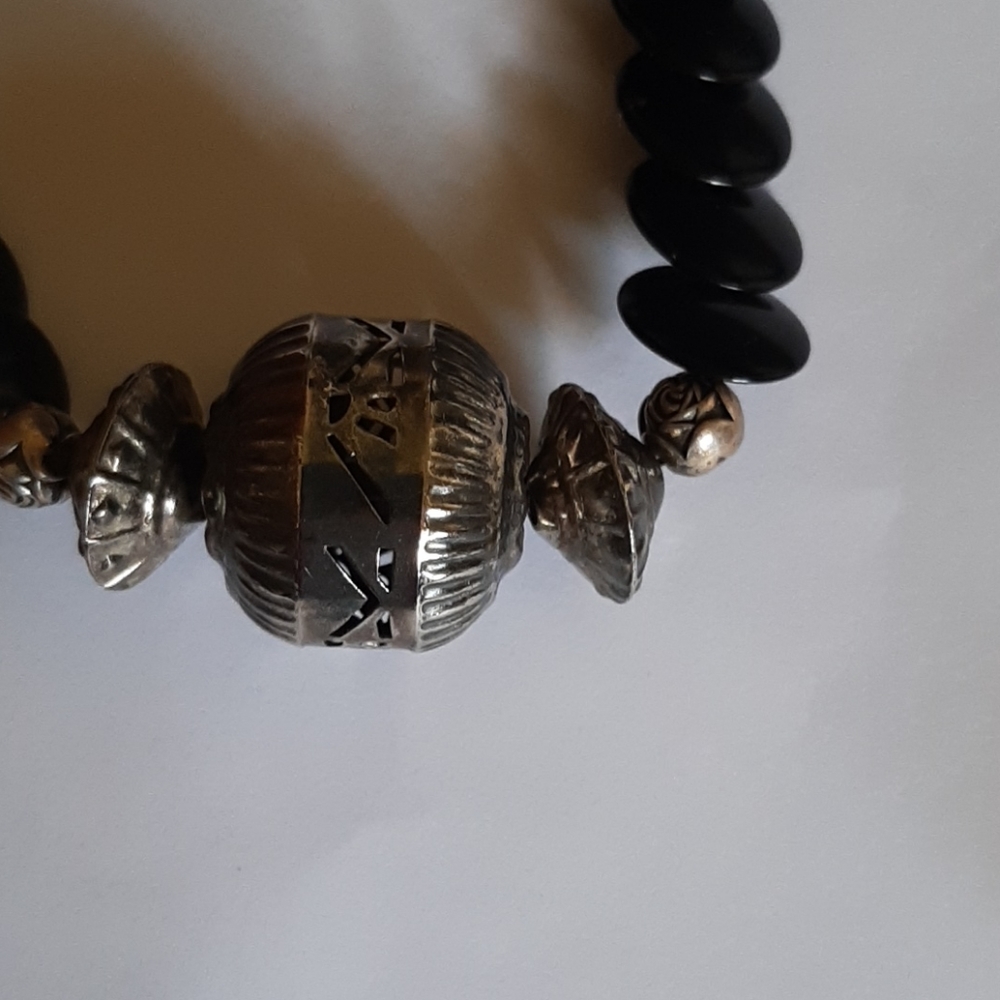 Black & Silver Beaded Necklace - Picture 3 of 6